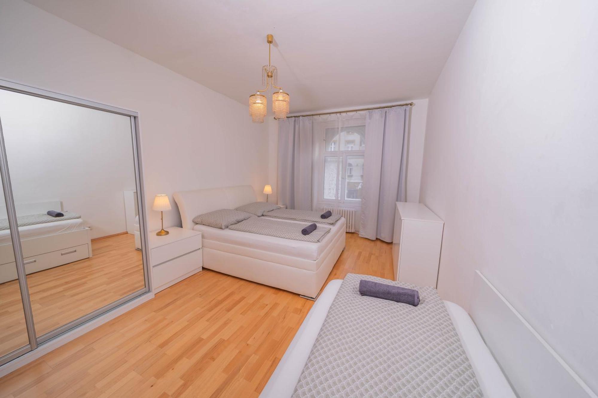 2 Bob's - 2 Bedrooms With King Size Beds Appartamento *